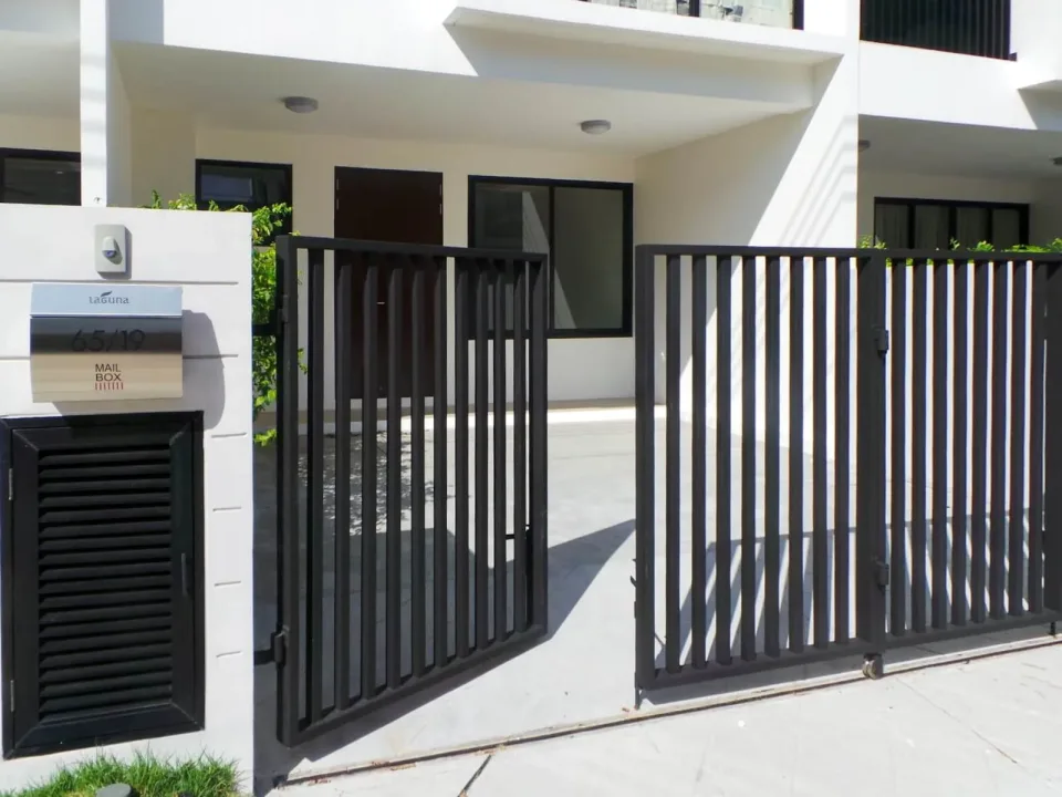 3-Bedroom Townhouse with Lake View at Laguna Park Phuket, Bang Tao