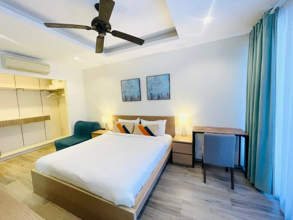 3-Bedroom Townhouse with Lake View at Laguna Park Phuket, Bang Tao