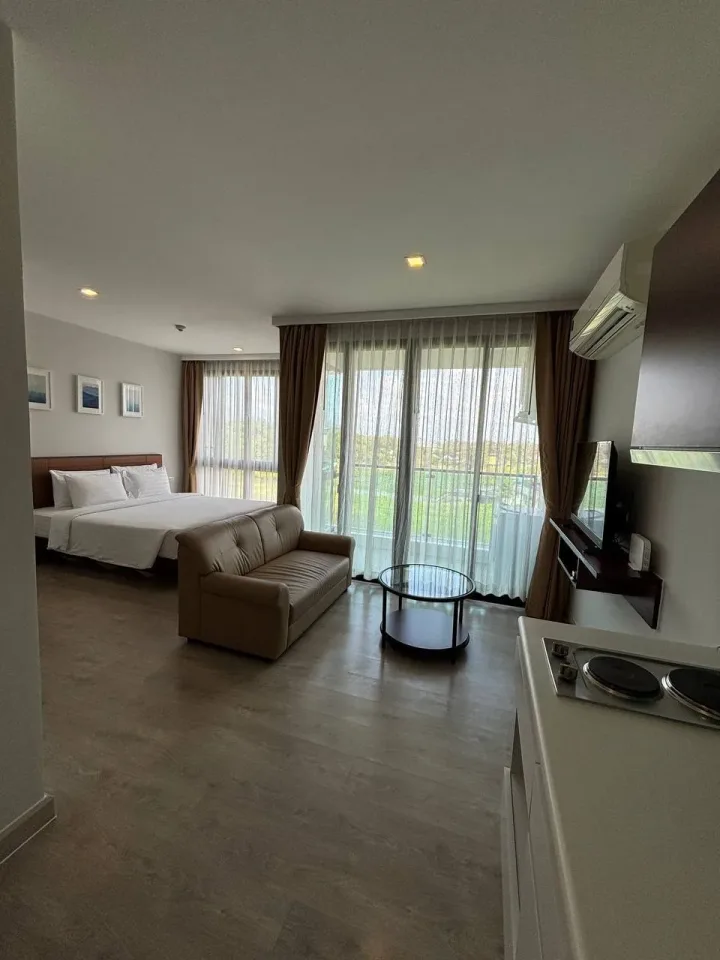 Студия с видом на море в Wyndham Royal Lee Phuket, Най Янг