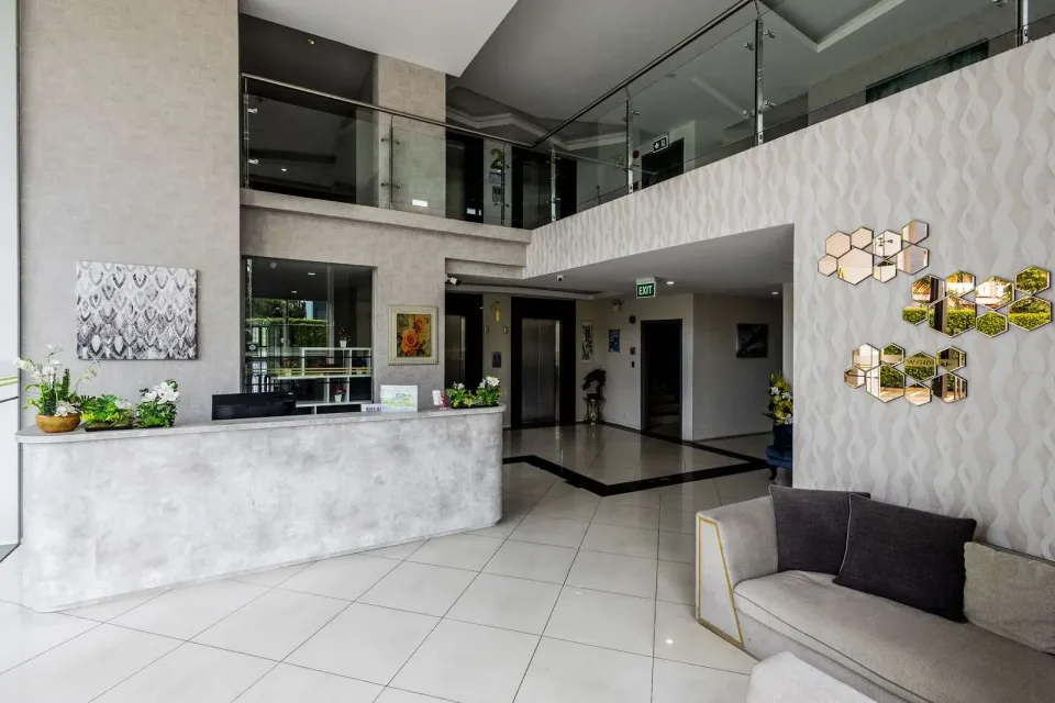 Квартира с 1 спальней и видом на озеро в Wyndham Royal Lee Phuket, Най Янг