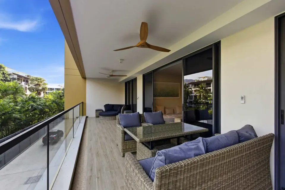 Квартира с 2 спальнями и прямым выходом к бассейну в Laguna Beach Residences Reef, Банг Тао