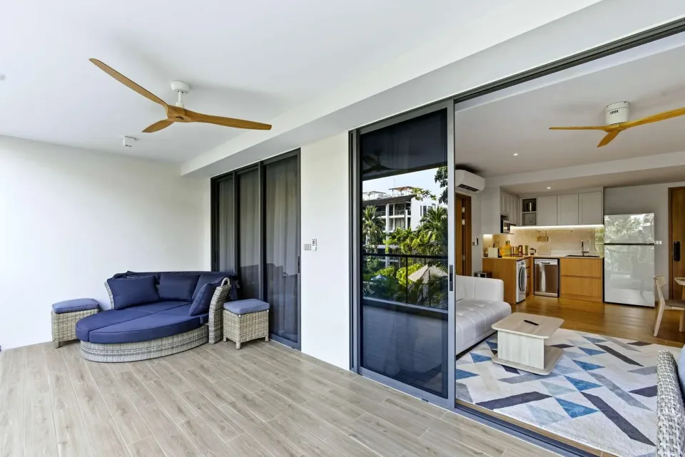 Квартира с 2 спальнями и прямым выходом к бассейну в Laguna Beach Residences Reef, Банг Тао