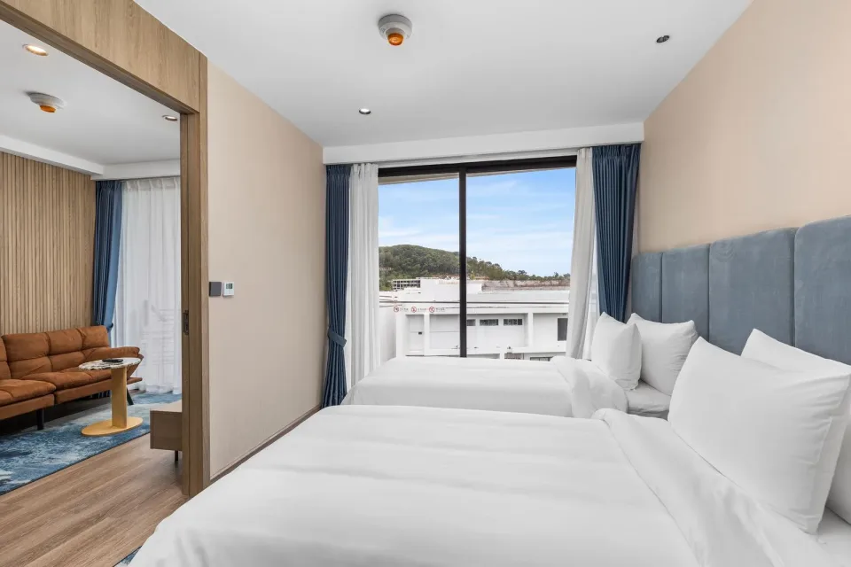Квартира с 1 спальней и прямым выходом к бассейну в Laya Resort Phuket Phase 1