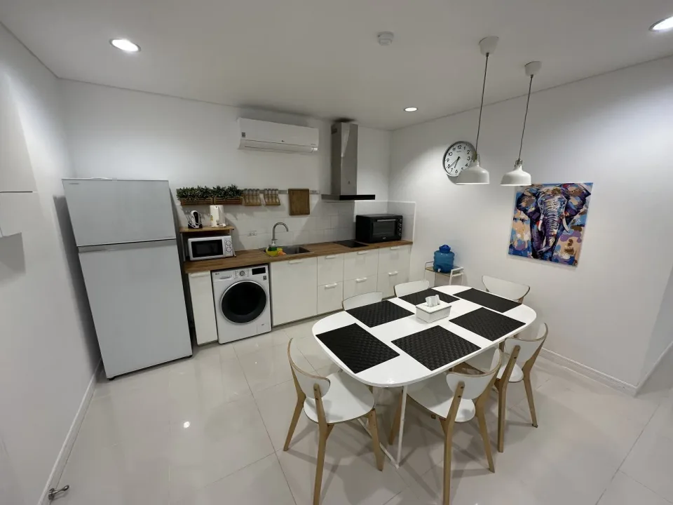 Квартира с 3 спальнями и видом во двор в Kamala Regent Condominium