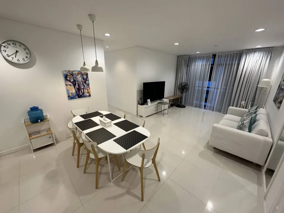 Квартира с 3 спальнями и видом во двор в Kamala Regent Condominium