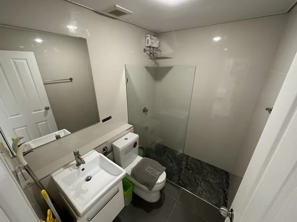 Квартира с 3 спальнями и видом во двор в Kamala Regent Condominium