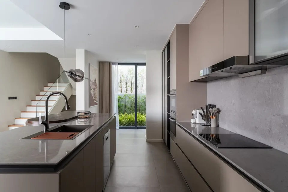 Вилла с 4 спальнями и частным бассейном в Clover Residence, Пхукет