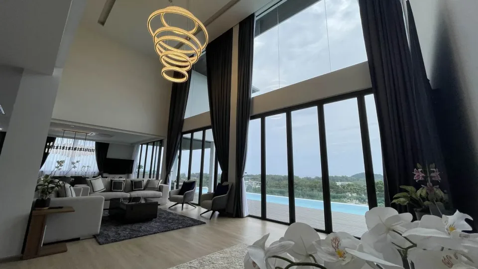 Вилла с 6 спальнями и частным бассейном в Ocean Hills Phuket