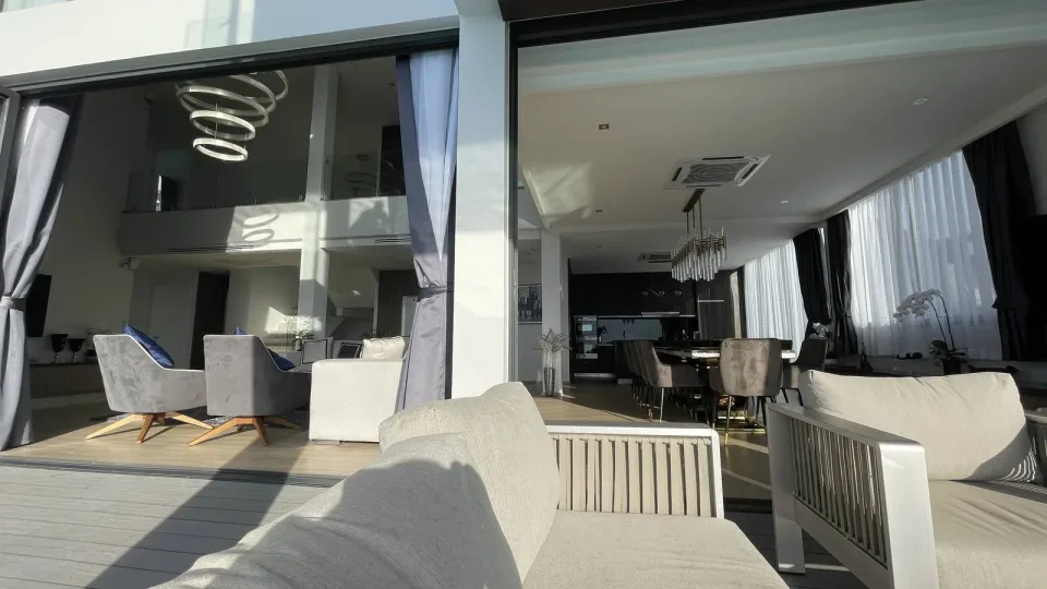 Вилла с 6 спальнями и частным бассейном в Ocean Hills Phuket