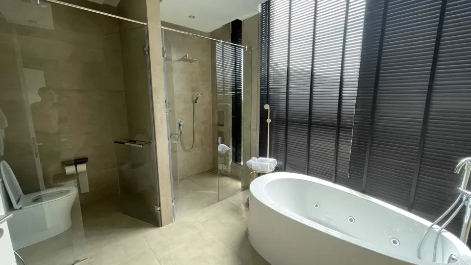 Вилла с 6 спальнями и частным бассейном в Ocean Hills Phuket