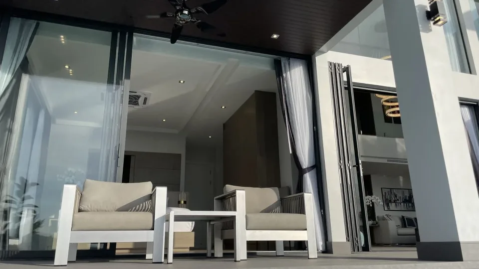 Вилла с 6 спальнями и частным бассейном в Ocean Hills Phuket
