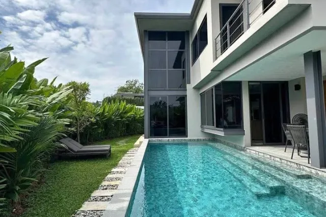 Вилла с 2 спальнями и частным бассейном в Riverhouse Phuket