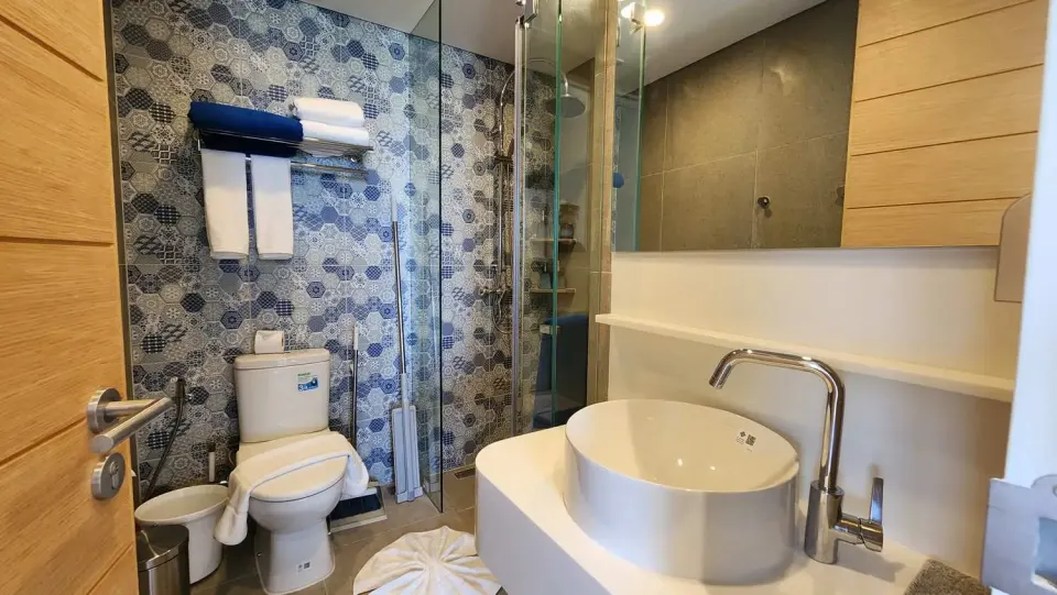Квартира с 2 спальнями и видом на озеро в Laguna Lakeside Residences — Лагуна Лейксайд, Банг Тао