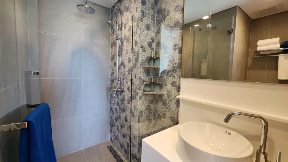 Квартира с 2 спальнями и видом на озеро в Laguna Lakeside Residences — Лагуна Лейксайд, Банг Тао