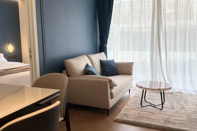 Квартира с 2 спальнями в Sunshine Beach Resort & Residences, Лаян