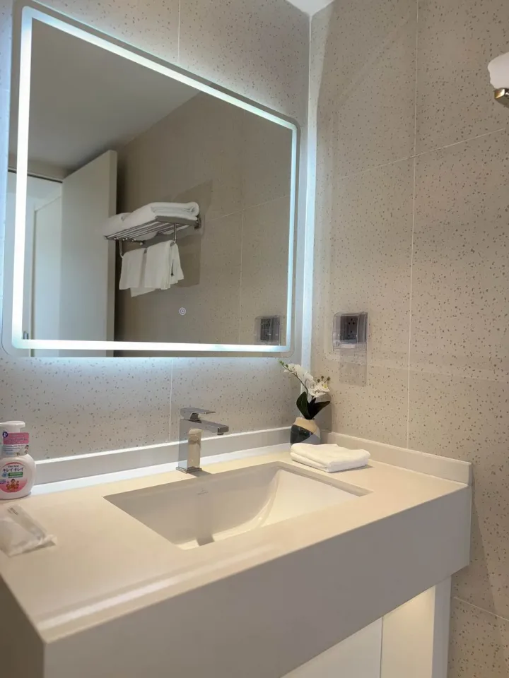 Квартира с 2 спальнями в Sunshine Beach Resort & Residences, Лаян