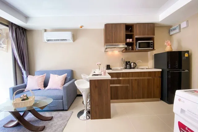 Квартира с 1 спальней в Nai Harn Beach Condominium, Пхукет