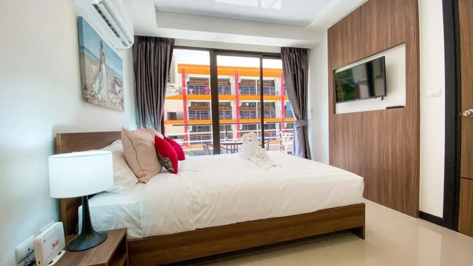Квартира с 1 спальней в Nai Harn Beach Condominium, Пхукет
