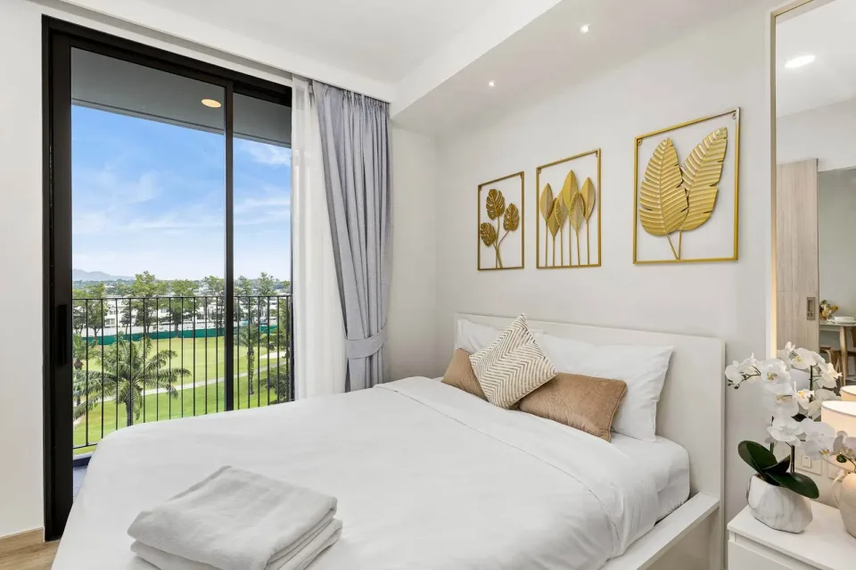 Квартира с 2 спальнями и видом на гольф-поле в Skypark Aurora Laguna Phuket — Скай Парк Аврора