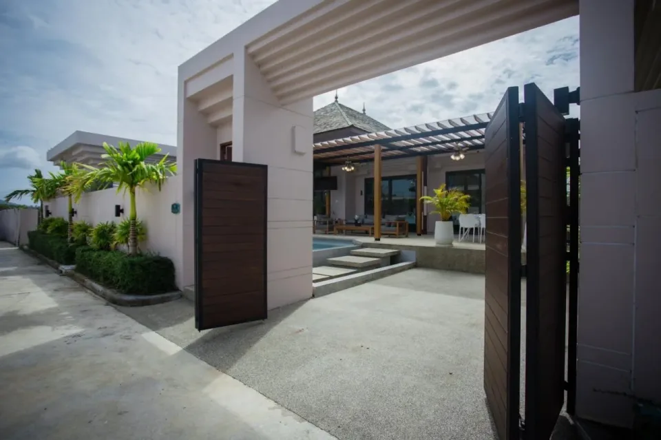 Вилла с 4 спальнями и частным бассейном в Gold Chariot Phuket, Банг Тао