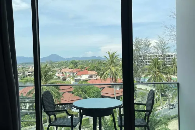 Квартира с 2 спальнями и видом на озеро в Ocean Stone Phuket — Оушен Стоун, Банг Тао
