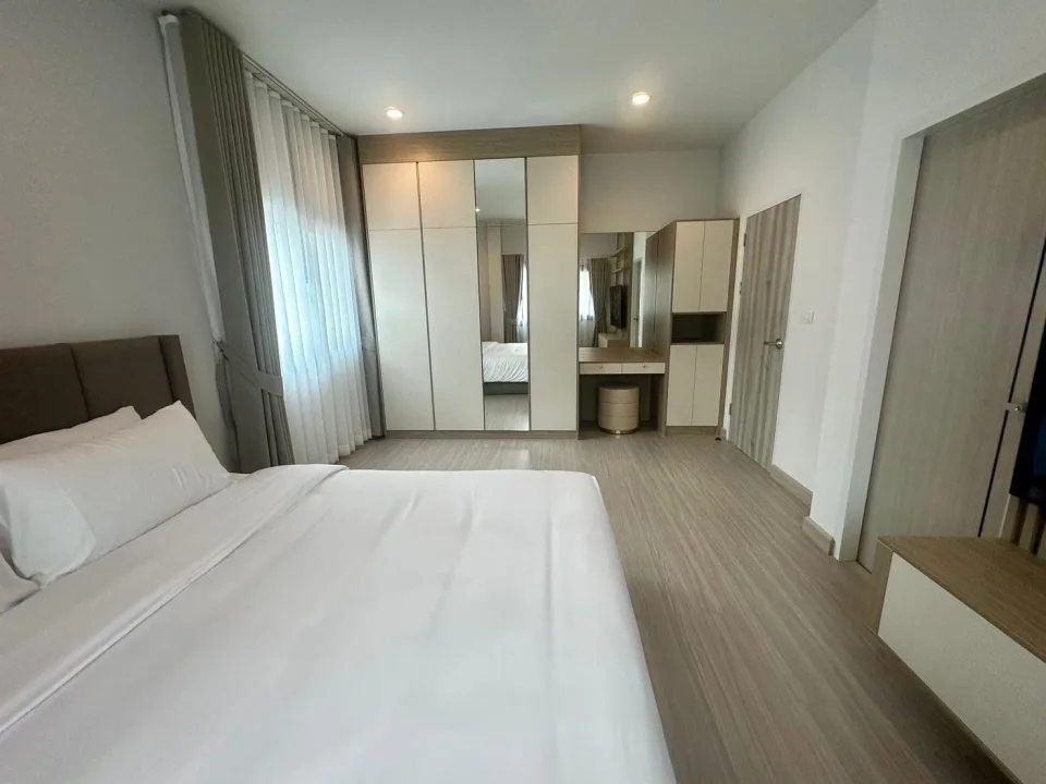 Дом с 4 спальнями и собственным садом в Supalai Lake Ville Phuket — Супалай Лейк Вилль