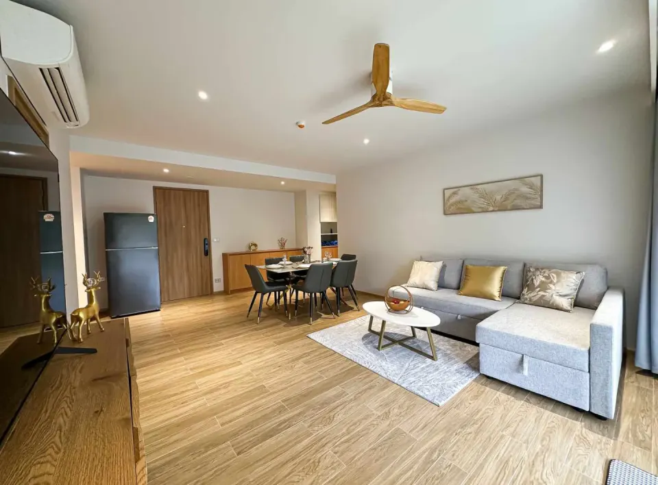 3-Bedroom Condo with Terrace at Laguna Beach Residences Reef, Bang Tao