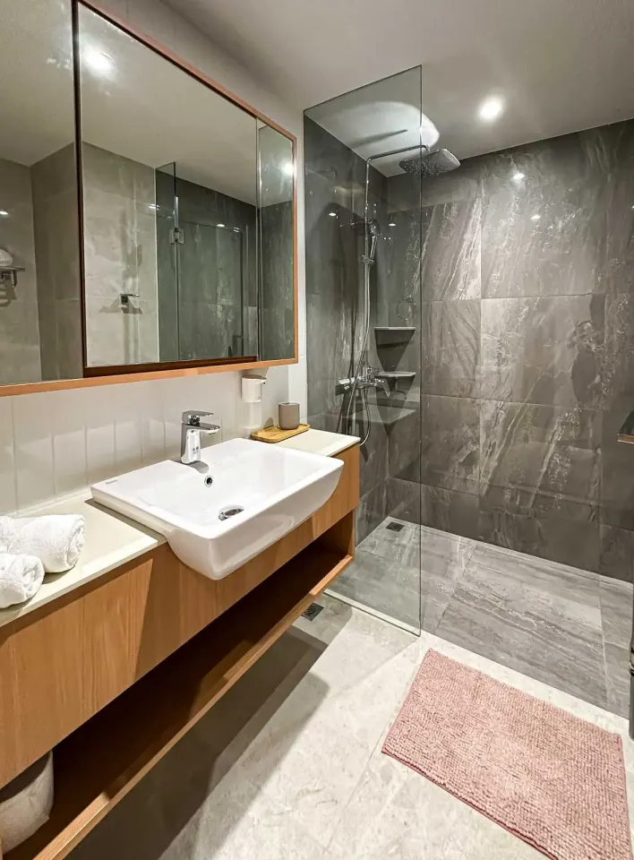 3-Bedroom Condo with Terrace at Laguna Beach Residences Reef, Bang Tao