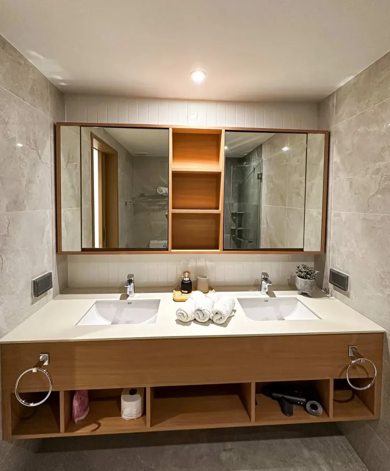 3-Bedroom Condo with Terrace at Laguna Beach Residences Reef, Bang Tao