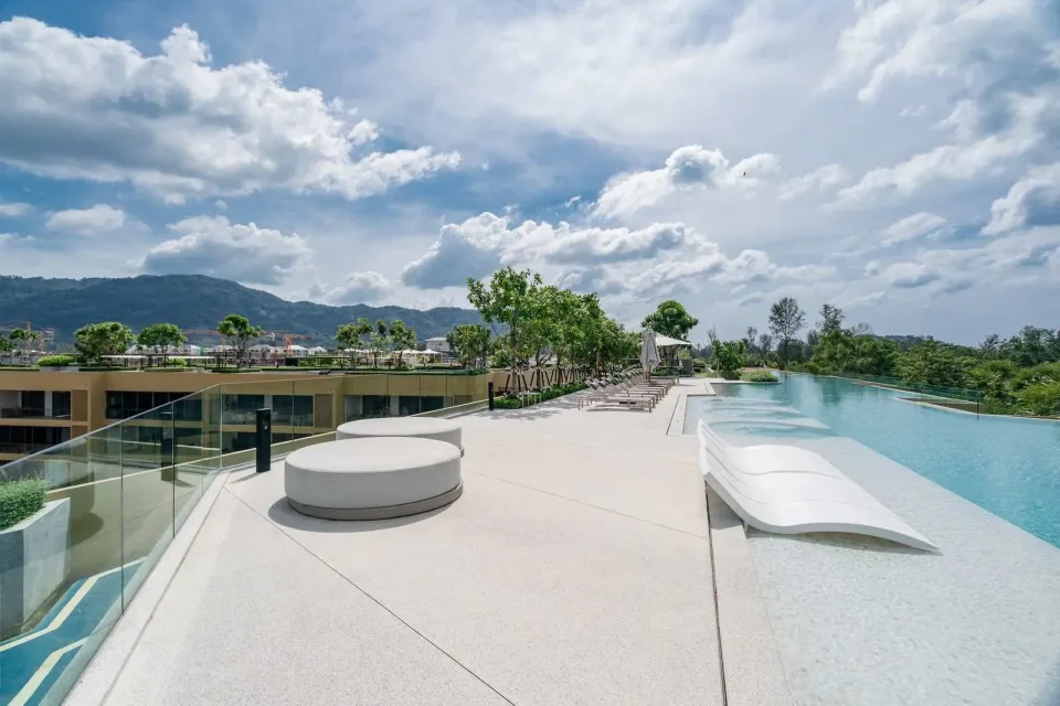 3-Bedroom Condo with Terrace at Laguna Beach Residences Reef, Bang Tao