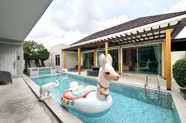 Вилла с 4 спальнями и частным бассейном в Yipmunta Pool Villa, Пасак