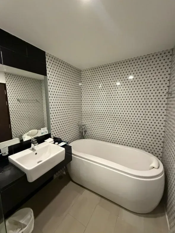 1-Bedroom Condo with Garden View at Wyndham Royal Lee Phuket, Nai Yang