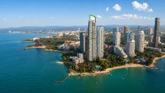 The Riviera Palm Beach Wongamat — кондо на первой линии от ฿6,93 млн — общий вид проекта в районе Вонгамат, Северная Паттайя