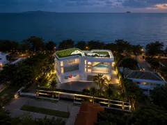 Villa Asongkhai — Beachfront Pool Villa on Dongtan Beach — landscaped area and leisure space