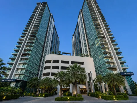 The Twin Tower Jomtien Pattaya — architecture and facade