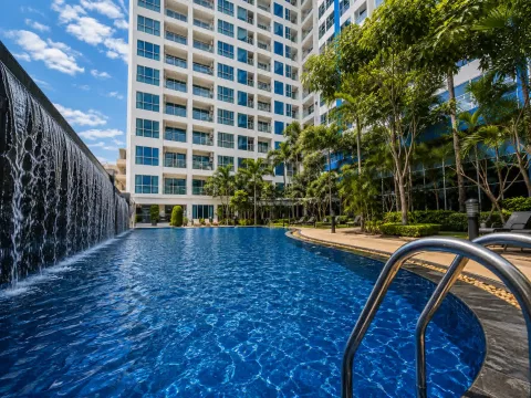 Nam Talay Pattaya — landscaped area and leisure space