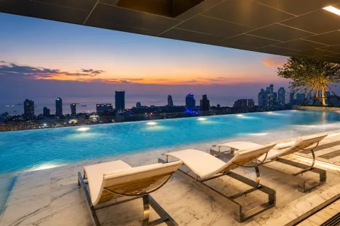 Once Pattaya — бассейн и общественная инфраструктура