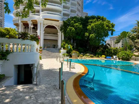 Park Beach Condominium — квартиры у пляжа Вонгамат в Паттайе — территория и зона отдыха