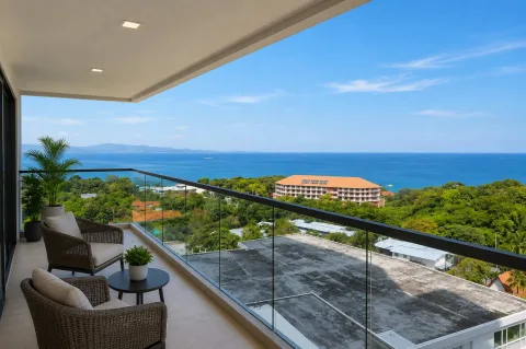 The Peak Towers Pattaya — shared pool and communal facilities