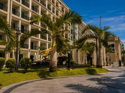 Dusit Grand Park 2 — landscaped area and leisure space