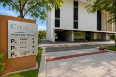 Cetus Beachfront — готовые квартиры на первой линии Джомтьена — бассейн и общественная инфраструктура