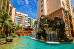 Atlantis Condo Resort Pattaya — Condos near Jomtien Beach — landscaped area and leisure space