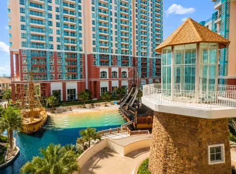 Grande Caribbean Condo Resort — квартиры в Паттайе — архитектура и фасад комплекса
