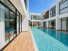The Rich Garden — shared pool and communal facilities