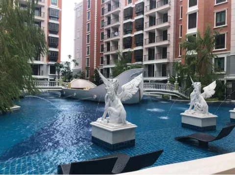 Espana Condo Resort Pattaya — Condos in Jomtien — landscaped area and leisure space