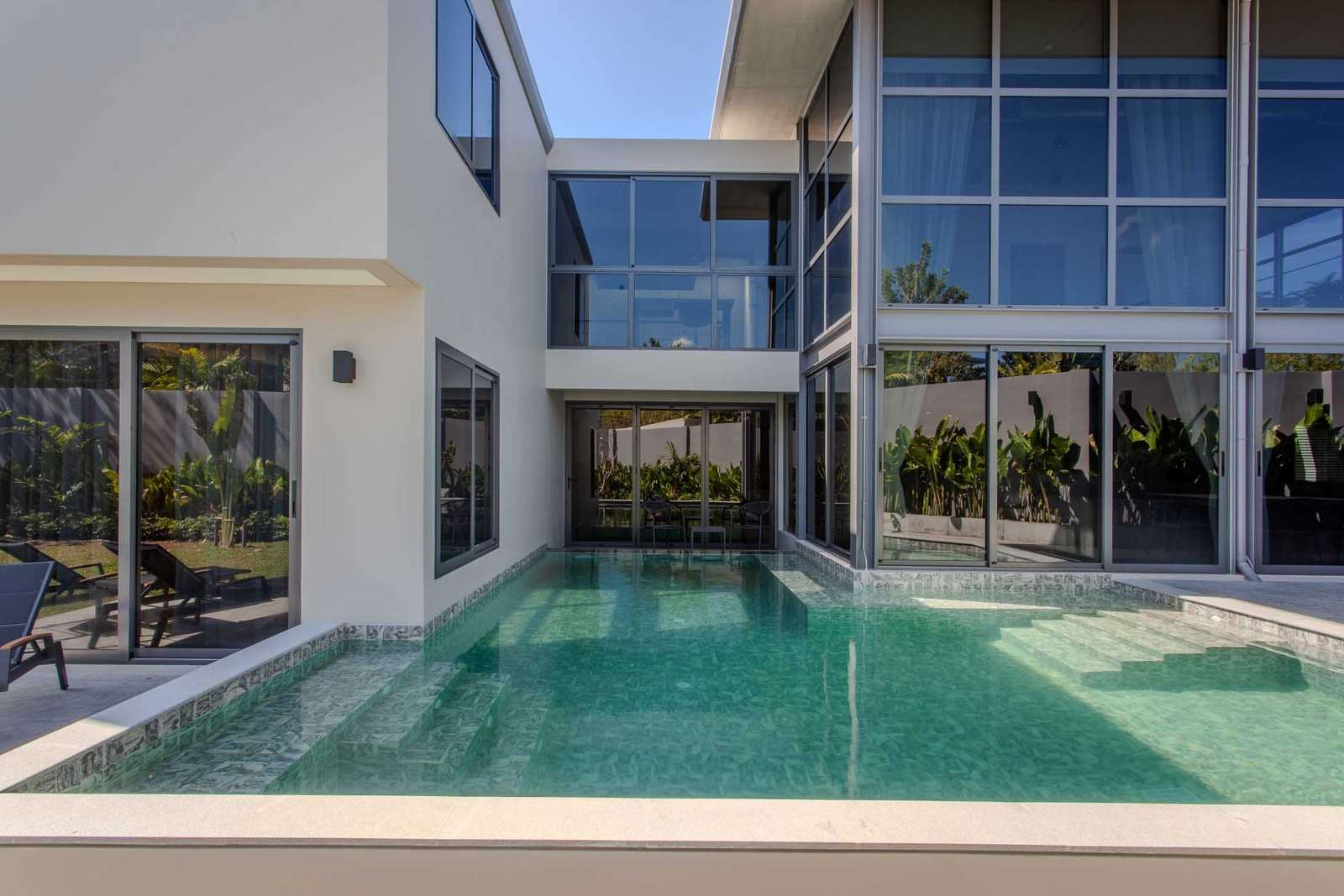 Riverhouse Phuket — виллы с бассейнами в Бангтао