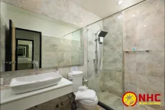 Nai Harn Beach Condominium — Най Харн Бич Кондоминиум — ванная комната и отделка