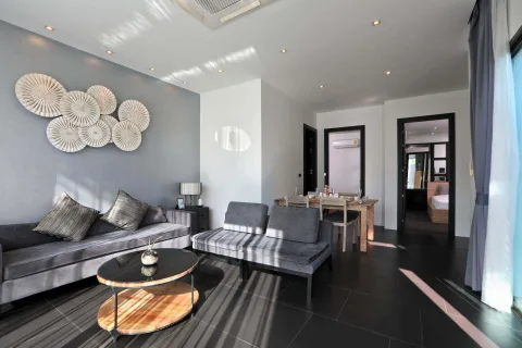 The 8 Pool Villa — бассейн и общественная инфраструктура